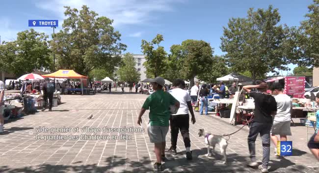 Habitants et exposants lors de la fête de quartier des Chartreux à Troyes