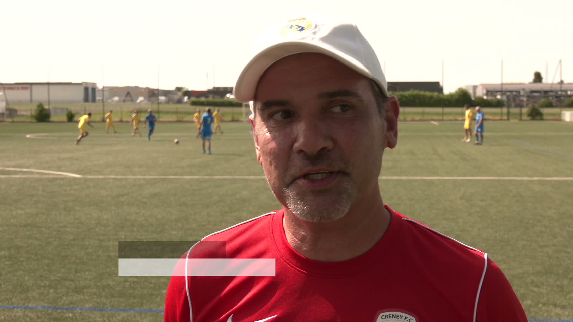 Match de football lors de la célébration des 50 ans du Crésantignes Football Club