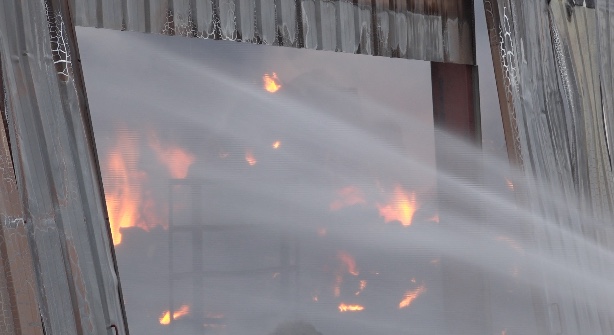 Petit-Mesnil : un appel aux dons après l'incendie d'un bâtiment agricole.