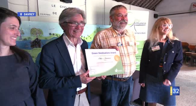 Représentants de l'Office de Tourisme Othe-Armance lors de la remise du label Green Destination