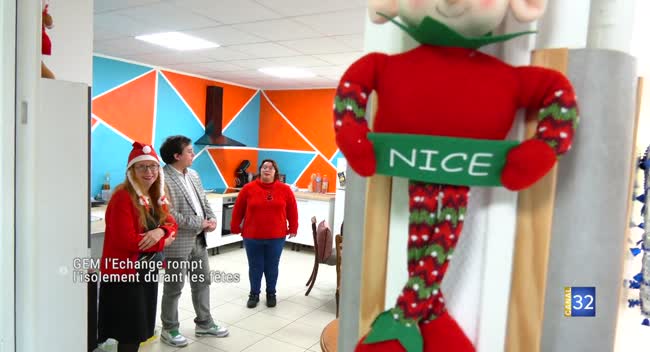 Marché de Noël de GEM l'Échange à Pont-Sainte-Marie avec adhérents et décoration festive