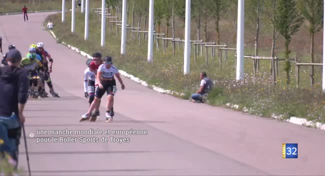 Patineurs en action lors d'une compétition de roller à Buchères.
